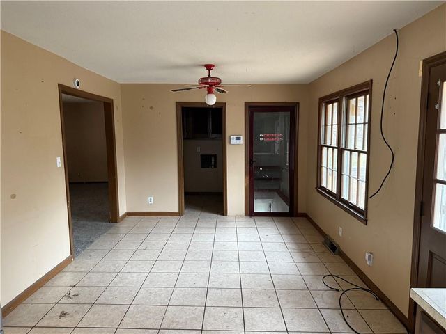 3720 CRESCENT Avenue, Kansas City, MO 64133