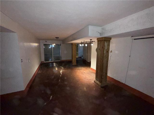 3720 CRESCENT Avenue, Kansas City, MO 64133