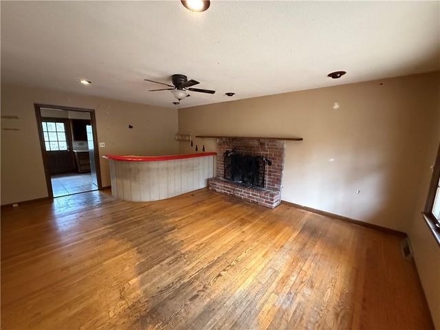 3720 CRESCENT Avenue, Kansas City, MO 64133