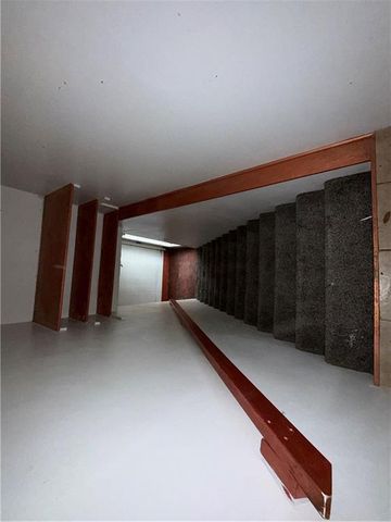 3720 CRESCENT Avenue, Kansas City, MO 64133