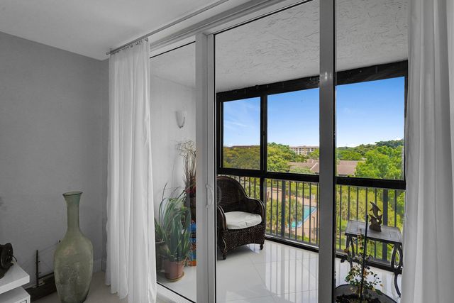 1266 S Military Trail 561, Deerfield Beach, FL 33442
