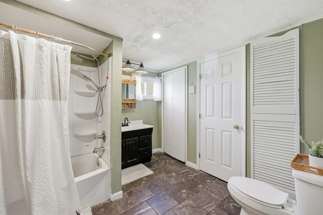 410 College Hill Road, Waco, KY 40385
