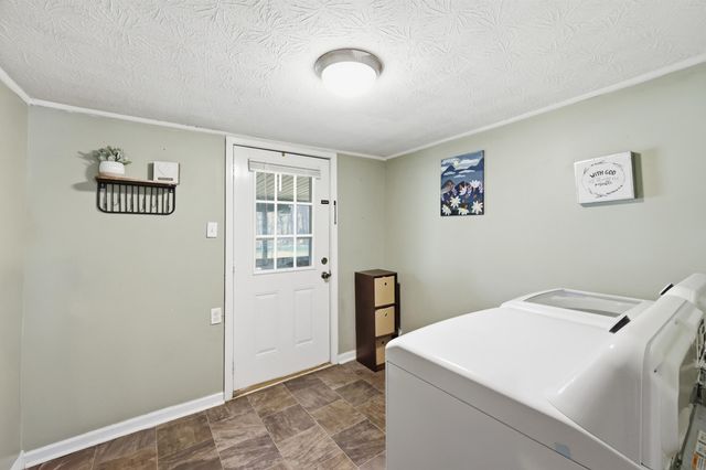 410 College Hill Road, Waco, KY 40385