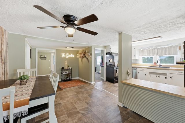 410 College Hill Road, Waco, KY 40385