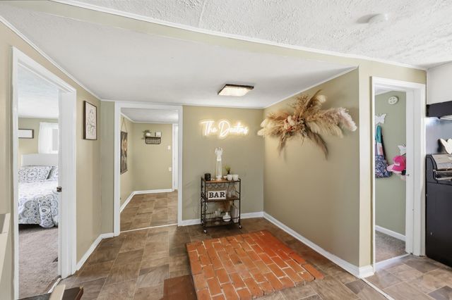 410 College Hill Road, Waco, KY 40385
