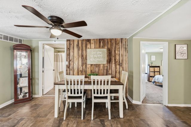 410 College Hill Road, Waco, KY 40385