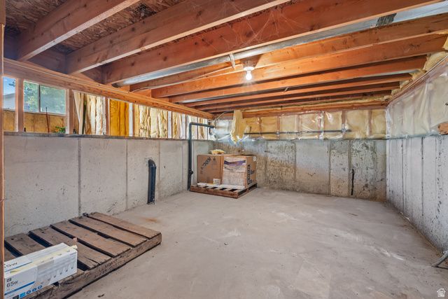 1060 W OLDHAM DR, North Salt Lake, UT 84054