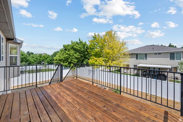 1060 W OLDHAM DR, North Salt Lake, UT 84054