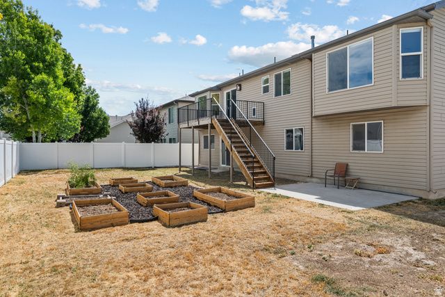 1060 W OLDHAM DR, North Salt Lake, UT 84054