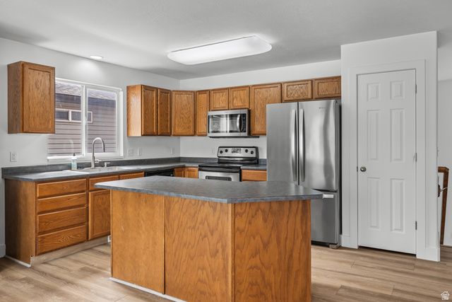 1060 W OLDHAM DR, North Salt Lake, UT 84054