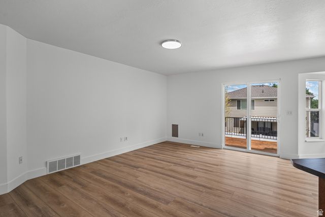 1060 W OLDHAM DR, North Salt Lake, UT 84054