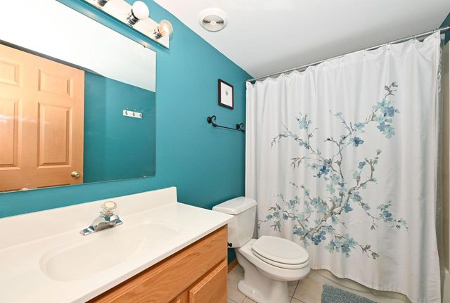 W201N16255 Ash DRIVE, Jackson, WI 53037