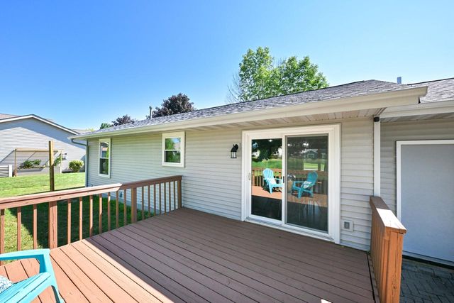 W201N16255 Ash DRIVE, Jackson, WI 53037