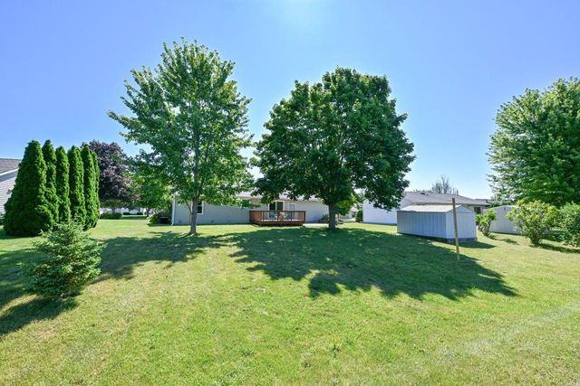W201N16255 Ash DRIVE, Jackson, WI 53037