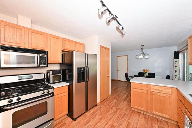 W201N16255 Ash DRIVE, Jackson, WI 53037