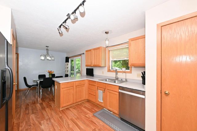 W201N16255 Ash DRIVE, Jackson, WI 53037