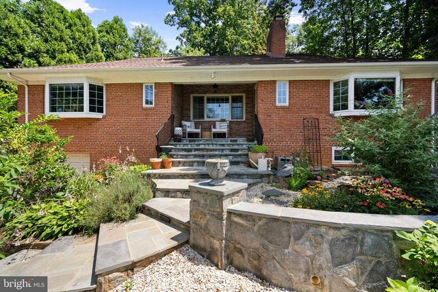 5201 BROOKEWAY DR, Bethesda, MD 20816