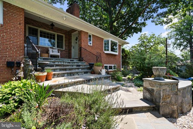 5201 BROOKEWAY DR, Bethesda, MD 20816