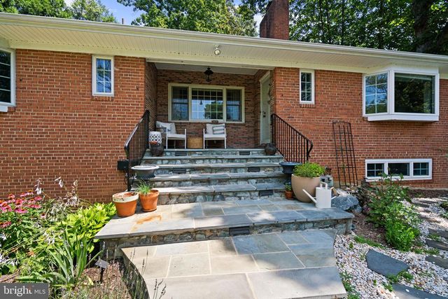 5201 BROOKEWAY DR, Bethesda, MD 20816