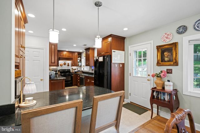5201 BROOKEWAY DR, Bethesda, MD 20816