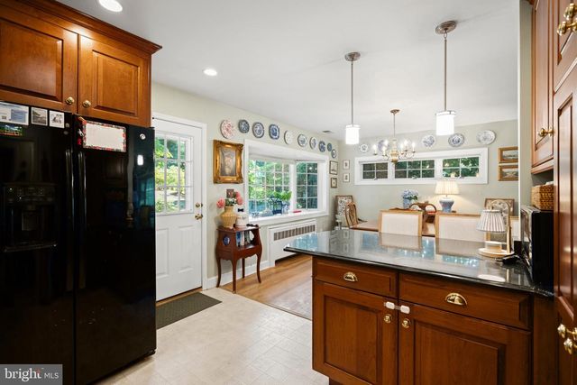 5201 BROOKEWAY DR, Bethesda, MD 20816
