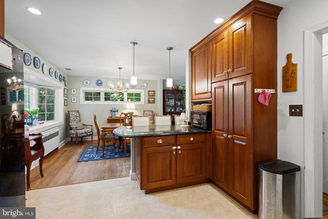 5201 BROOKEWAY DR, Bethesda, MD 20816