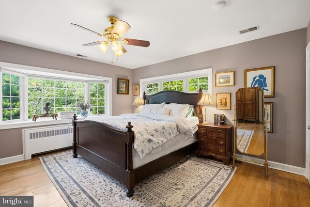 5201 BROOKEWAY DR, Bethesda, MD 20816