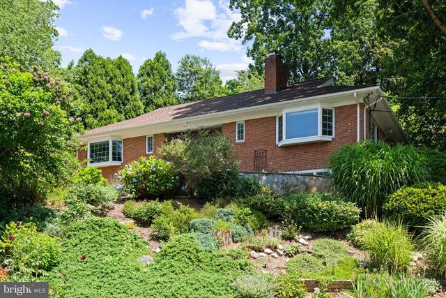 5201 BROOKEWAY DR, Bethesda, MD 20816