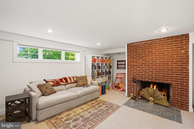 5201 BROOKEWAY DR, Bethesda, MD 20816