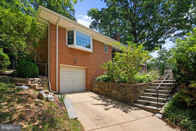 5201 BROOKEWAY DR, Bethesda, MD 20816