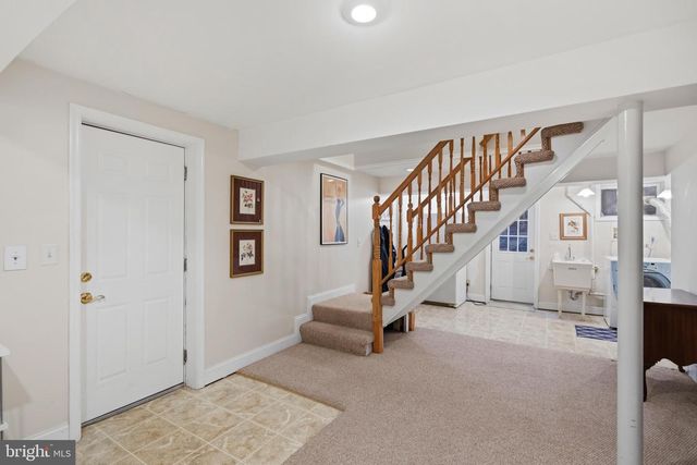 5201 BROOKEWAY DR, Bethesda, MD 20816