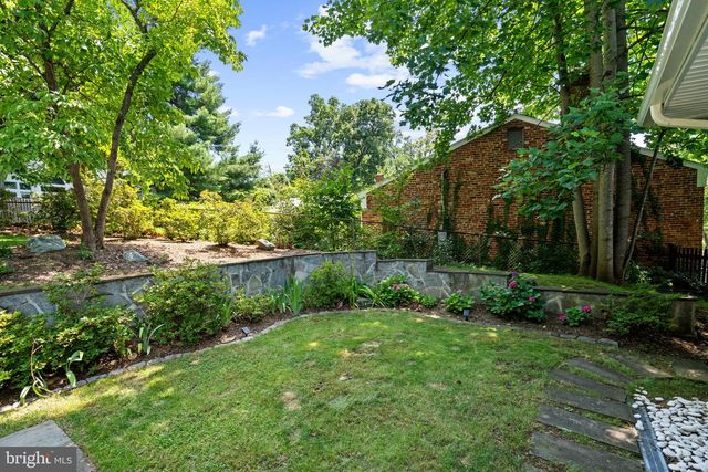 5201 BROOKEWAY DR, Bethesda, MD 20816