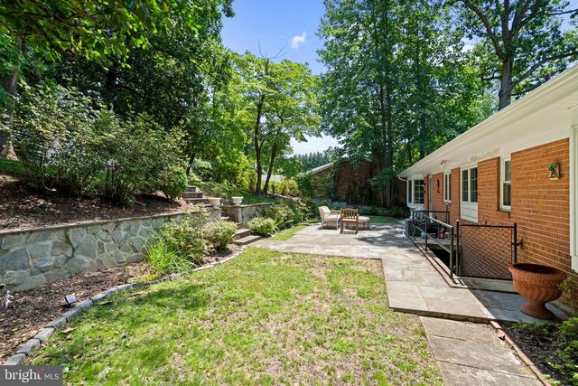 5201 BROOKEWAY DR, Bethesda, MD 20816