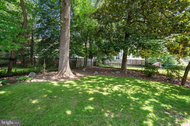 5201 BROOKEWAY DR, Bethesda, MD 20816