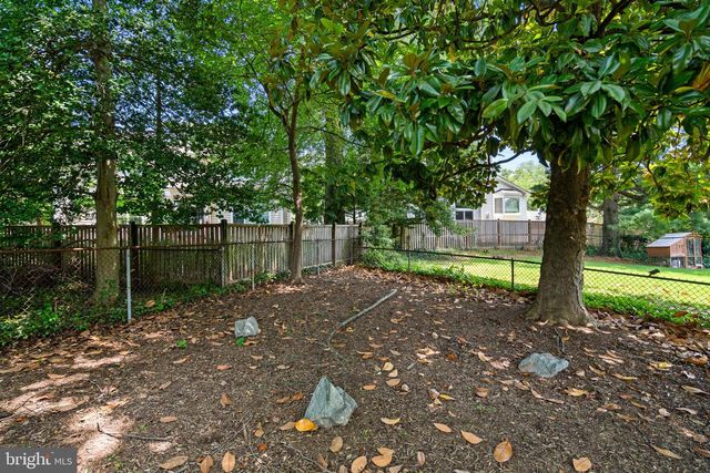 5201 BROOKEWAY DR, Bethesda, MD 20816