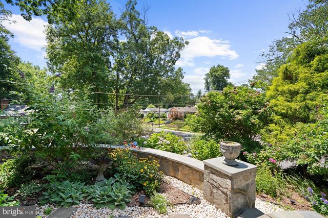 5201 BROOKEWAY DR, Bethesda, MD 20816