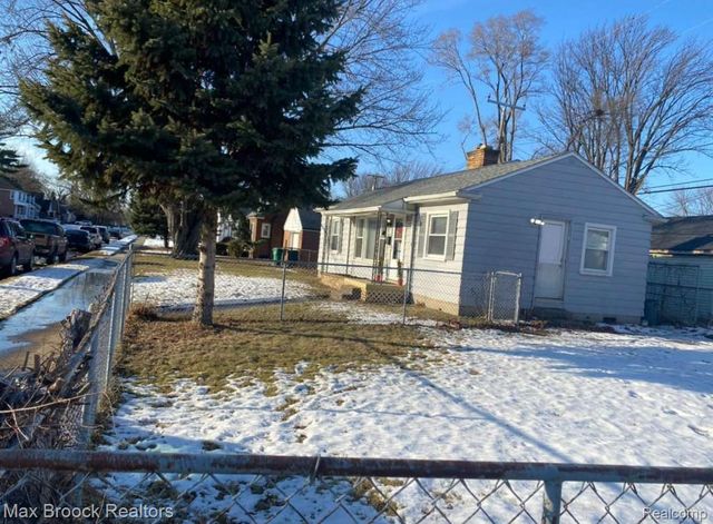 15835 Deerfield Avenue, Eastpointe, MI 48021