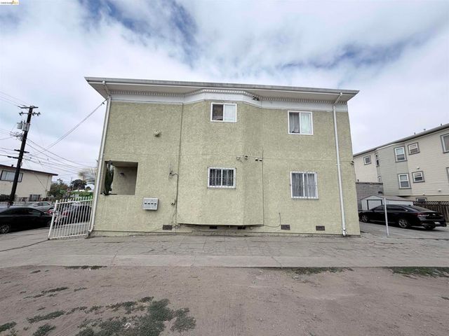 890 31St St, Oakland, CA 94608