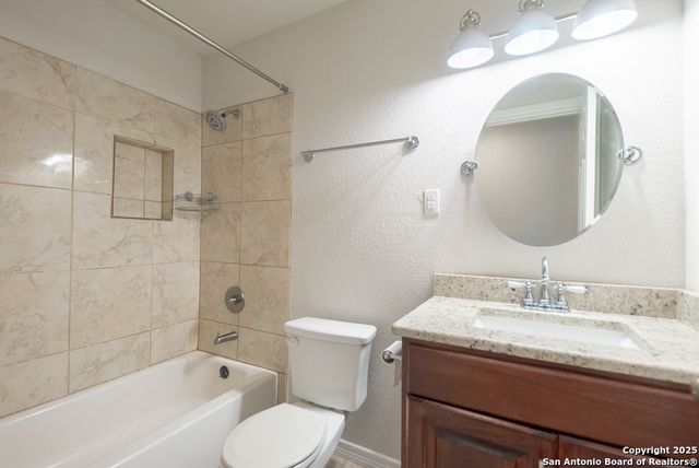 6915 Flatstone Pass, Converse, TX 78109