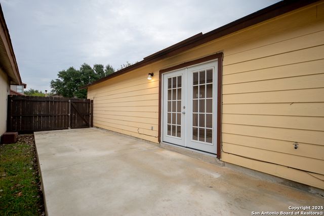 6915 Flatstone Pass, Converse, TX 78109