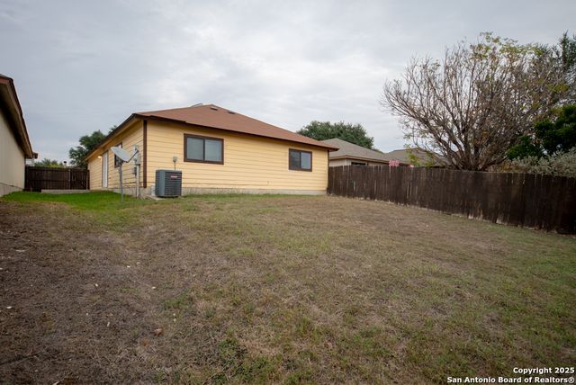 6915 Flatstone Pass, Converse, TX 78109