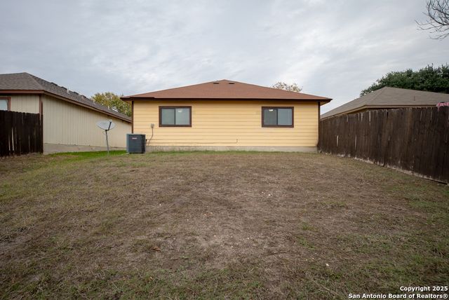 6915 Flatstone Pass, Converse, TX 78109