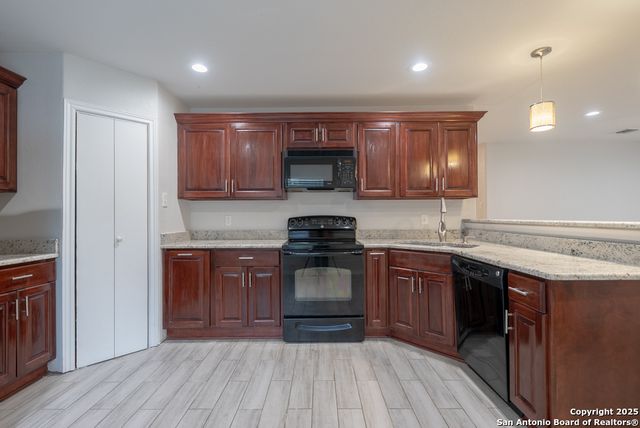 6915 Flatstone Pass, Converse, TX 78109