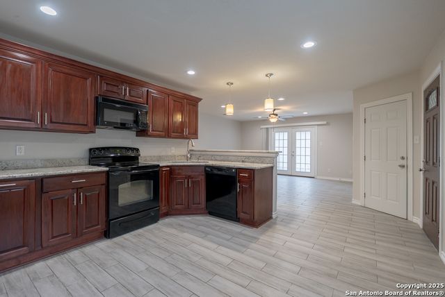 6915 Flatstone Pass, Converse, TX 78109