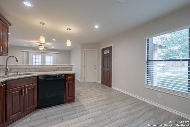 6915 Flatstone Pass, Converse, TX 78109