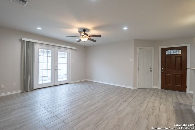 6915 Flatstone Pass, Converse, TX 78109