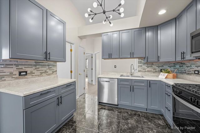 9 Cedar Court 13, Vernon Hills, IL 60061