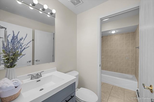 9 Cedar Court 13, Vernon Hills, IL 60061