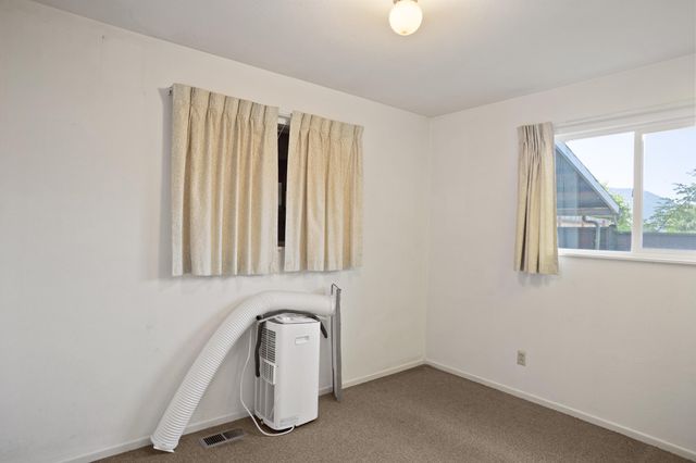 1105 NE Beacon Drive, Grants Pass, OR 97526
