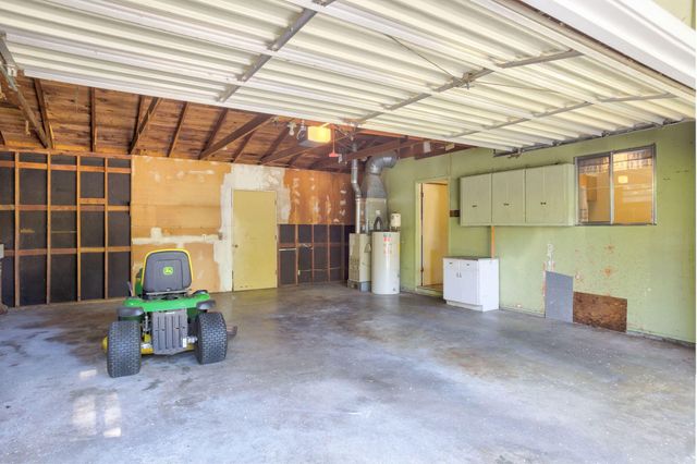 1105 NE Beacon Drive, Grants Pass, OR 97526